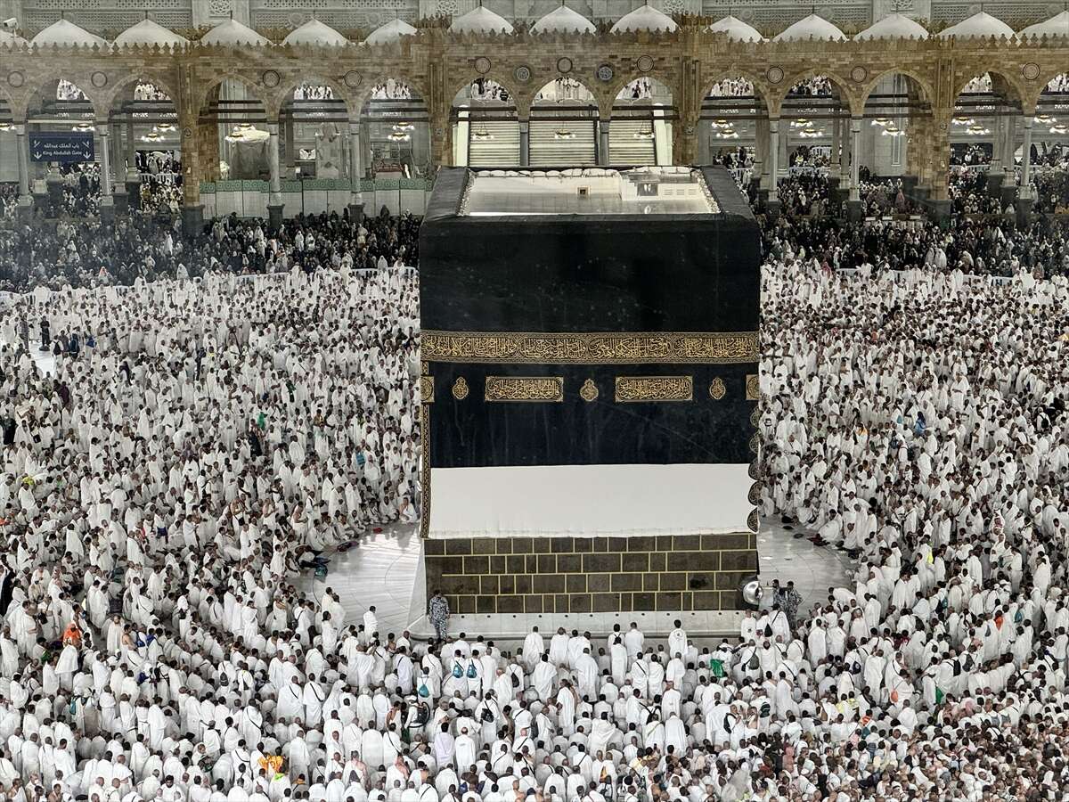 Mescid-i Haram’da yoğunluk sürüyor! Hacı adayları kutsal mekanlarda ibadet ediyor 8